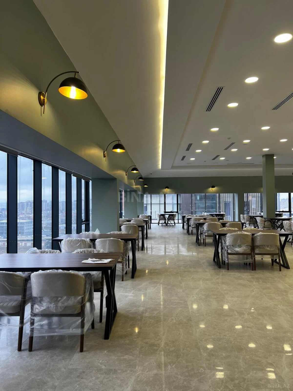 Kirayə verilir 2 otaqlı ofis 77.8 m²