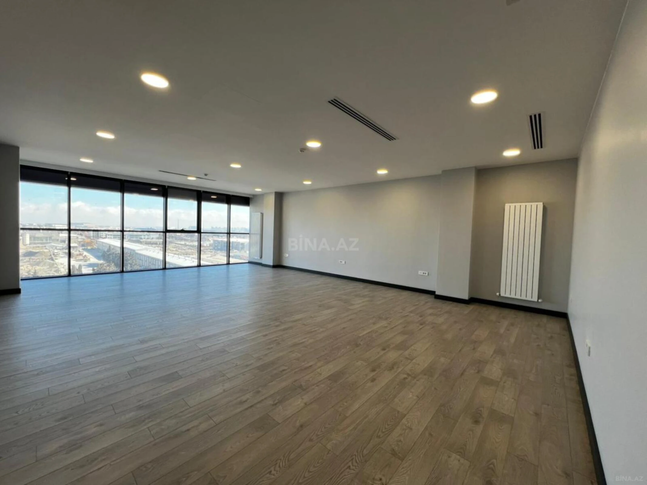 Kirayə verilir 2 otaqlı ofis 77.8 m²