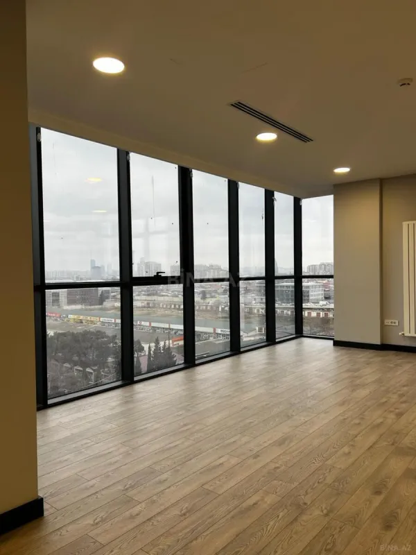 Kirayə verilir 2 otaqlı ofis 77.8 m²