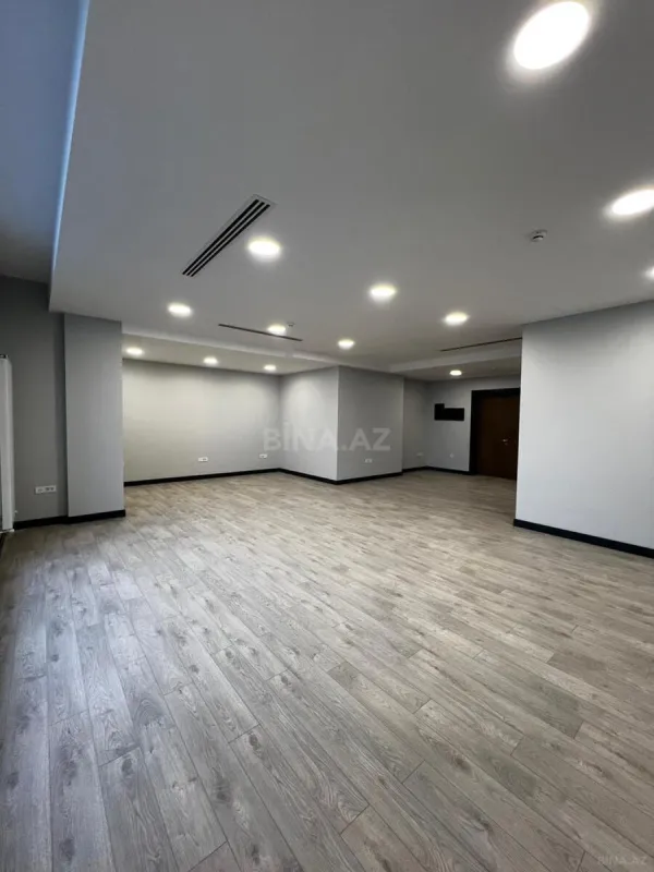 Kirayə verilir 2 otaqlı ofis 77.8 m²