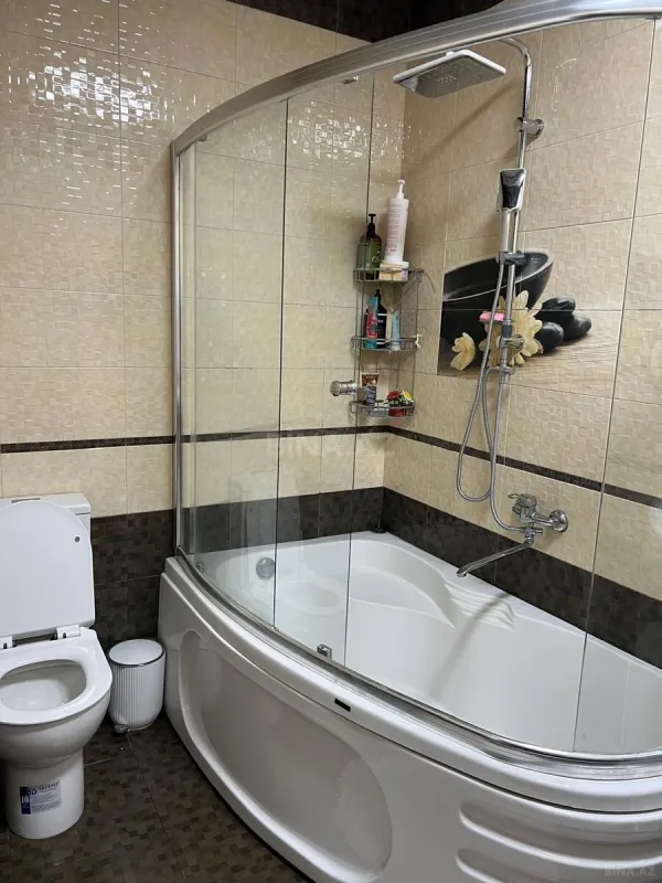 Satılır 3 otaqlı mənzil 138 m²