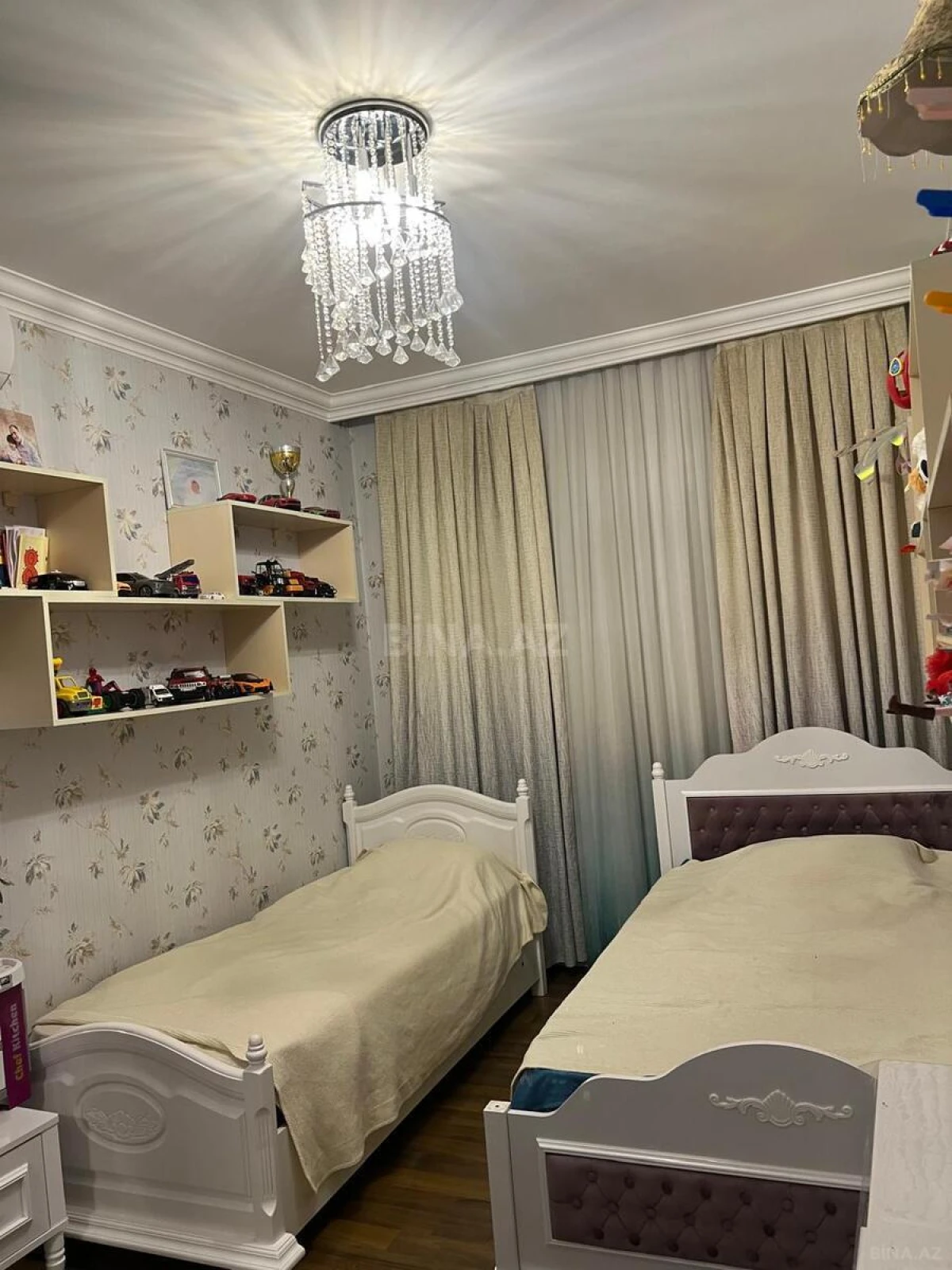 Satılır 3 otaqlı mənzil 138 m²