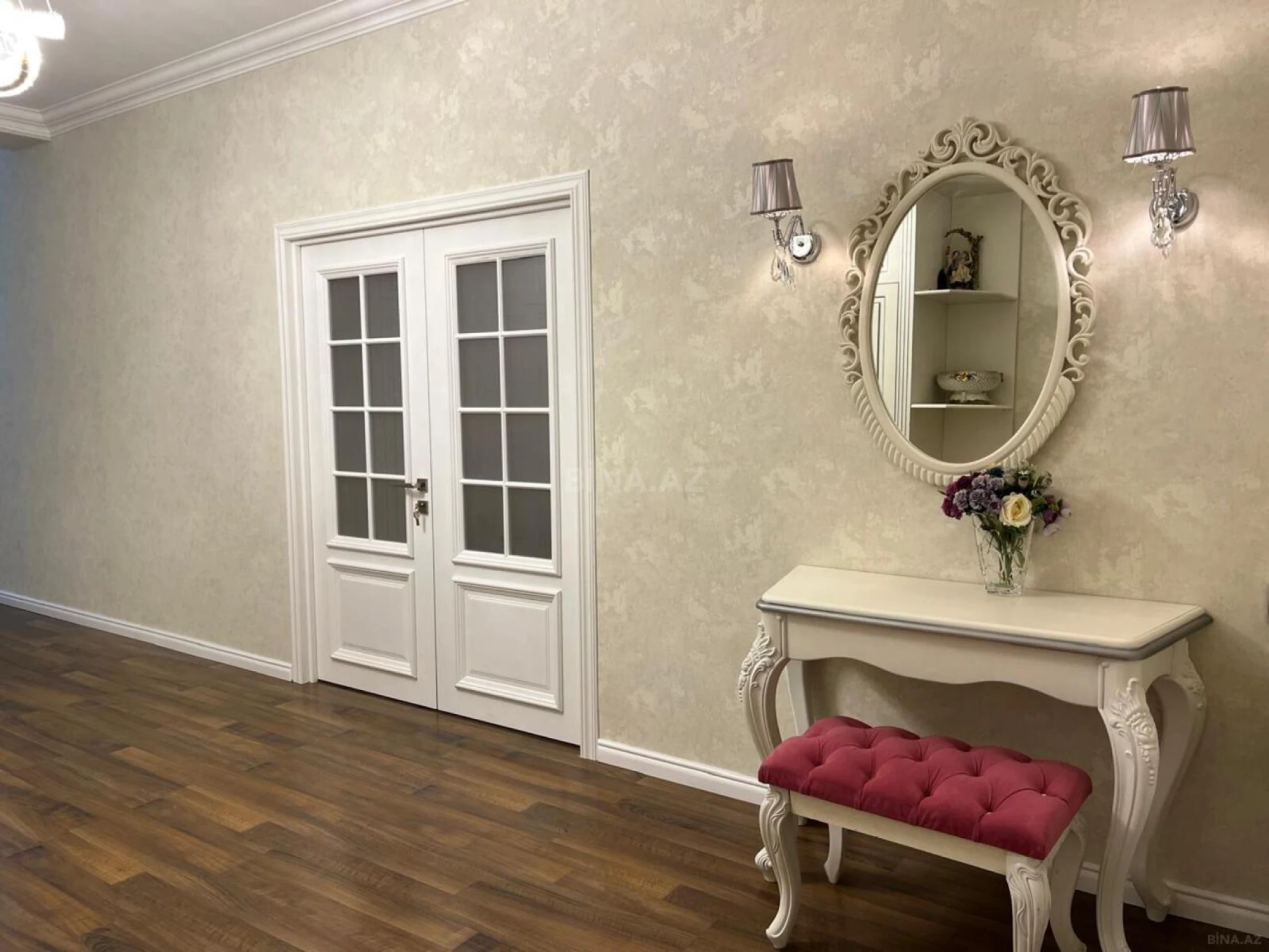 Satılır 3 otaqlı mənzil 138 m²