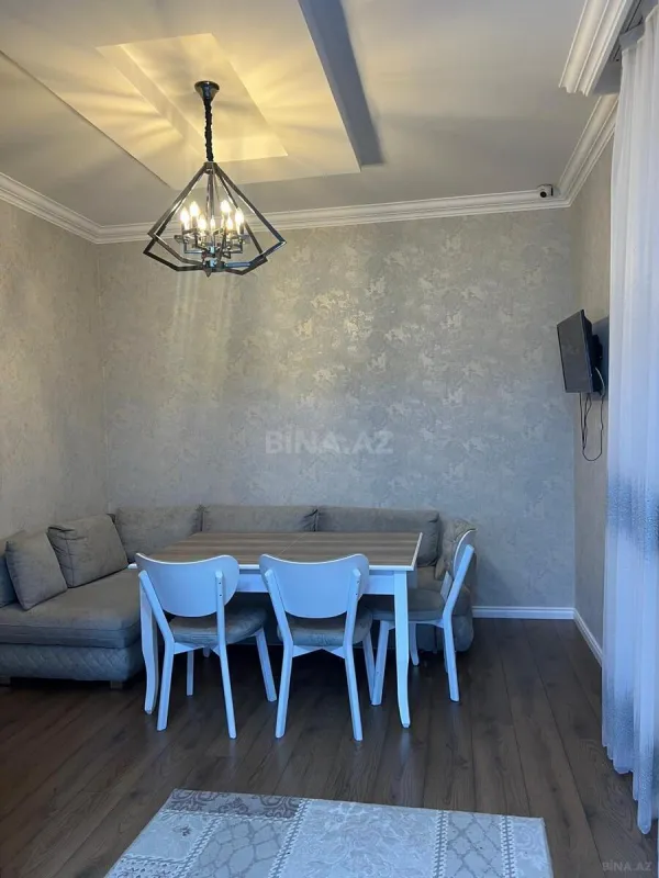 Satılır 3 otaqlı mənzil 138 m²