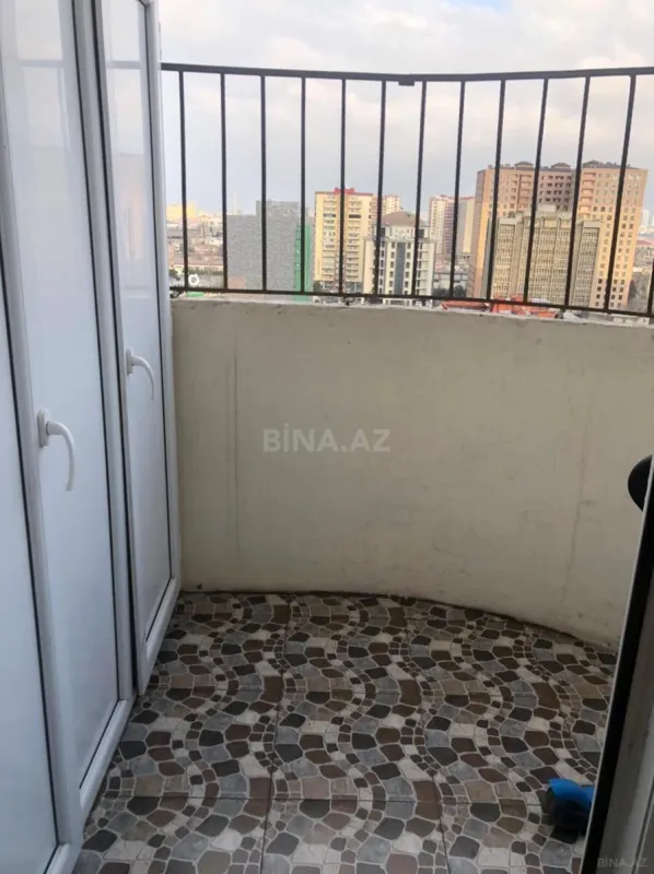 Satılır 3 otaqlı mənzil 138 m²