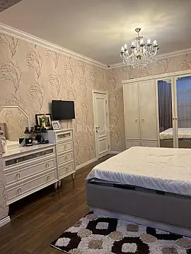 Satılır 3 otaqlı mənzil 138 m²