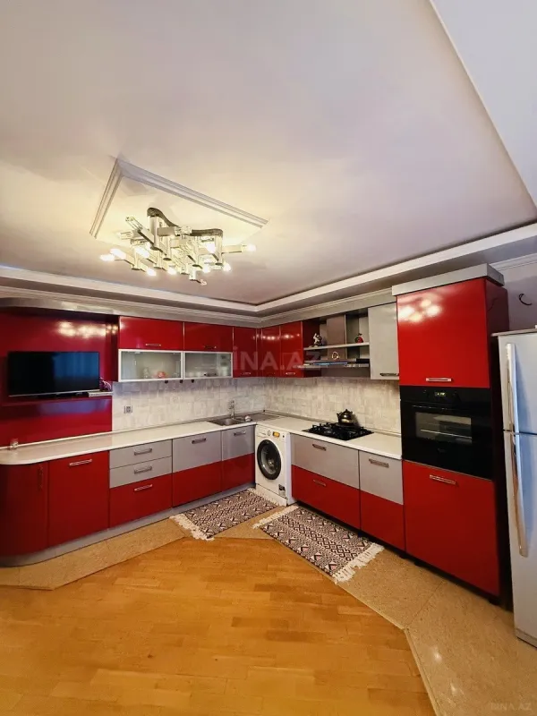 Satılır 3 otaqlı mənzil 110 m²