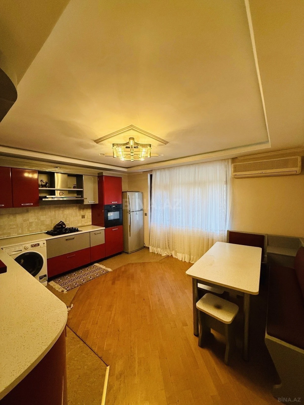 Satılır 3 otaqlı mənzil 110 m²