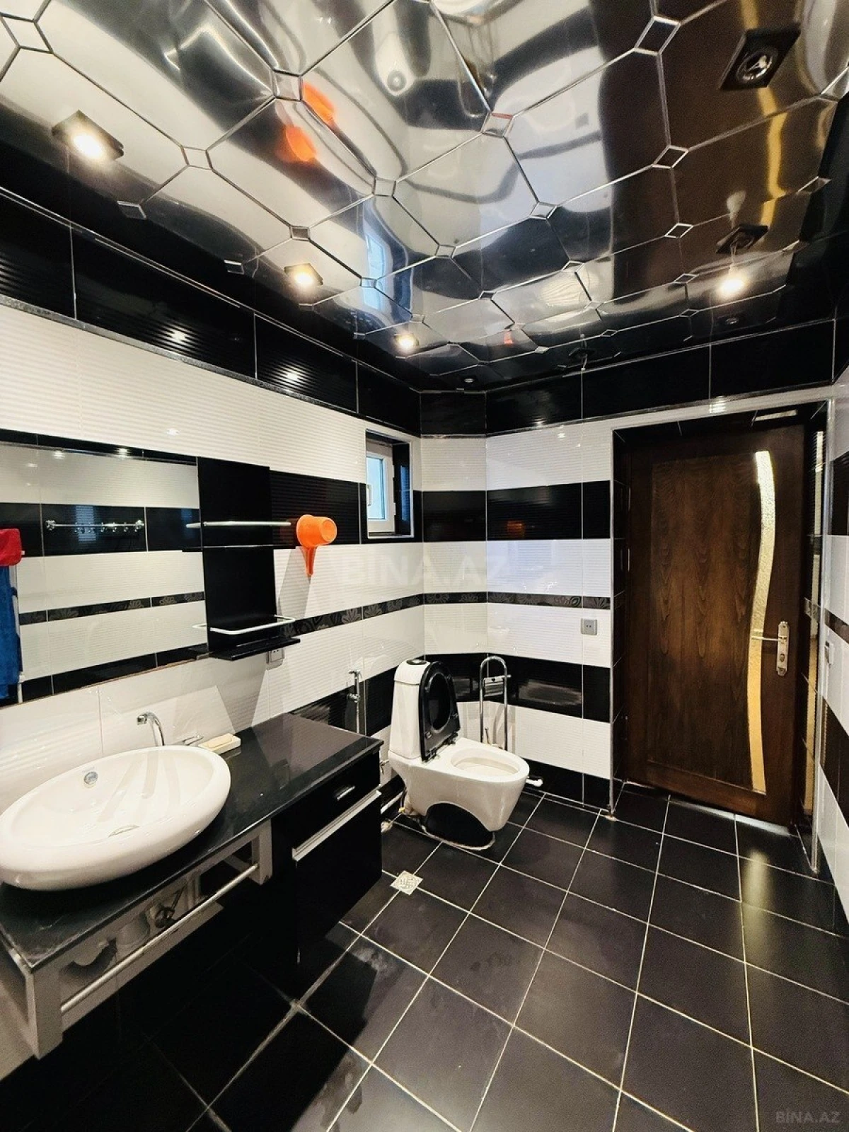 Satılır 3 otaqlı mənzil 110 m²