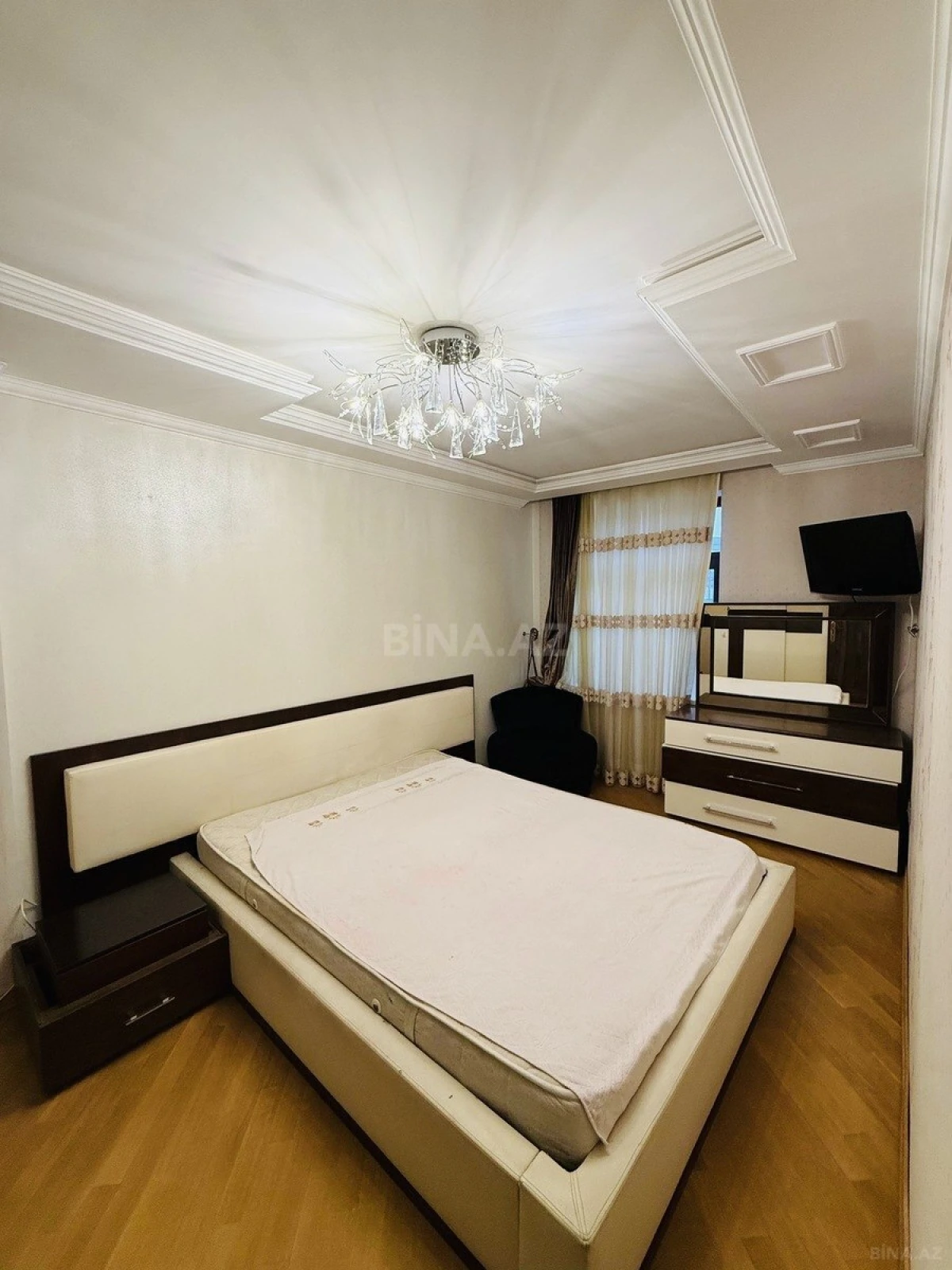 Satılır 3 otaqlı mənzil 110 m²