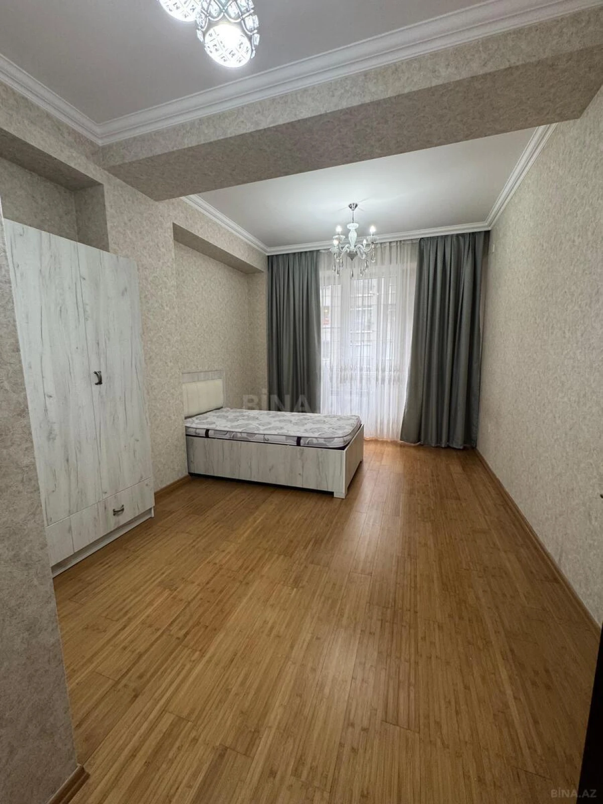 Satılır 2 otaqlı mənzil 70 m²