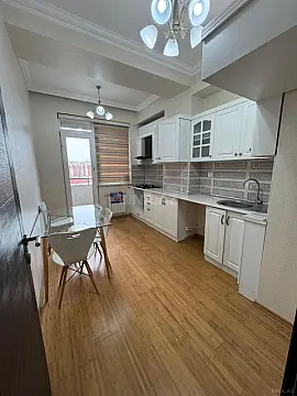 Satılır 2 otaqlı mənzil 70 m²