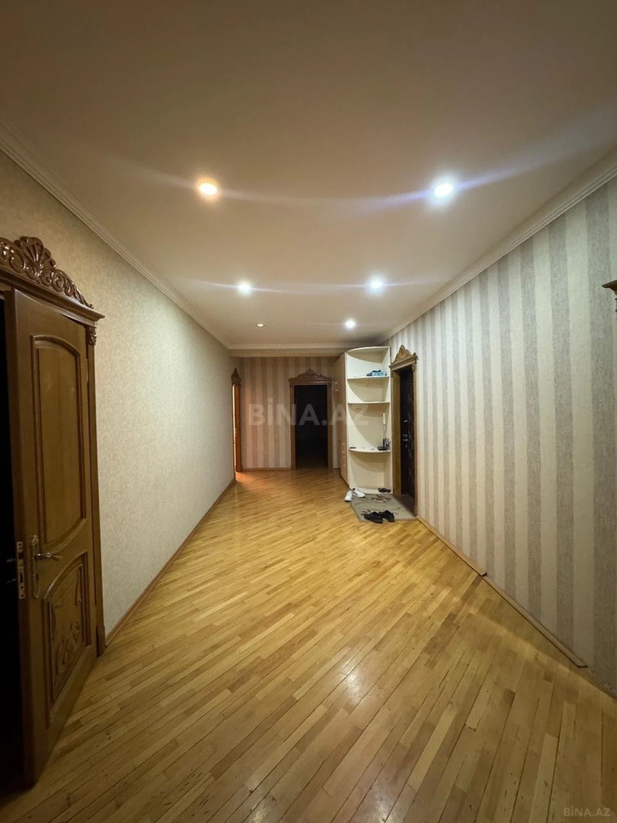 Kirayə verilir 3 otaqlı mənzil 172 m²