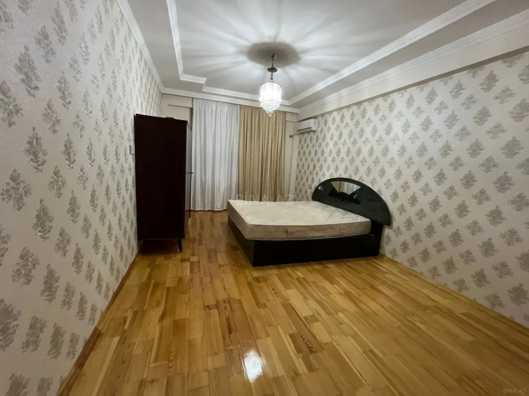 Satılır 3 otaqlı mənzil 120 m²