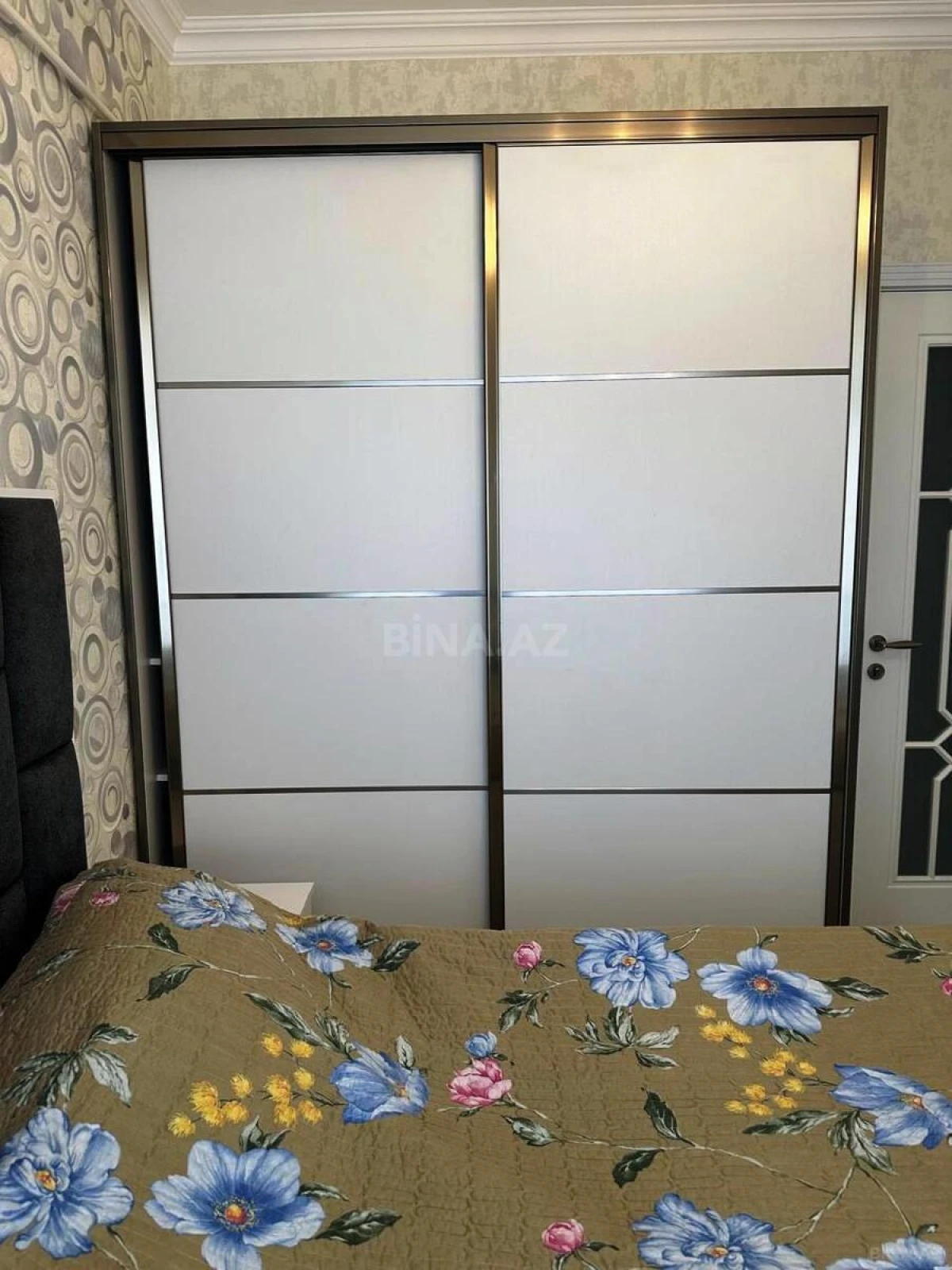 Kirayə verilir 2 otaqlı mənzil 75 m²