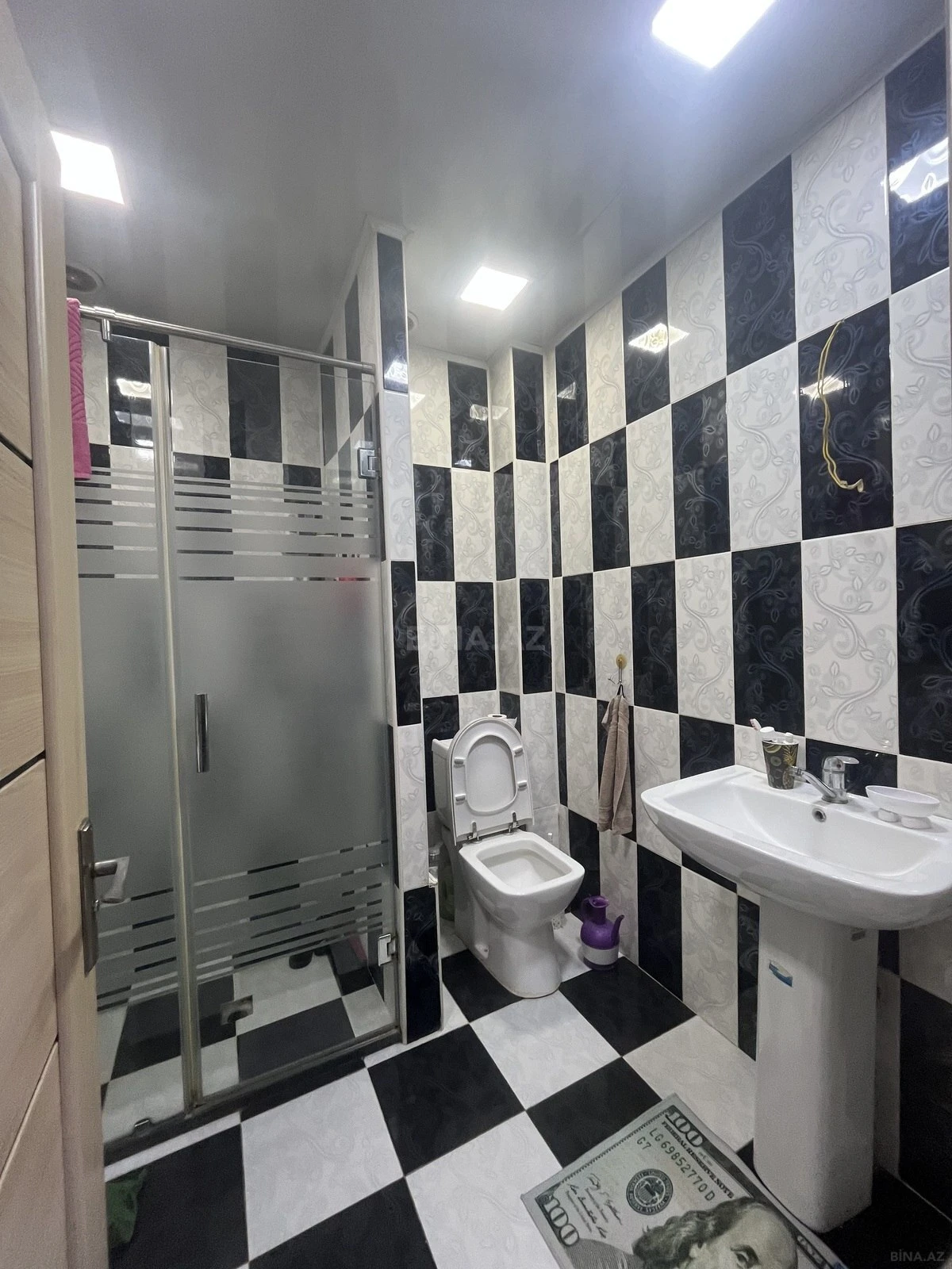 Satılır 2 otaqlı mənzil 65 m²