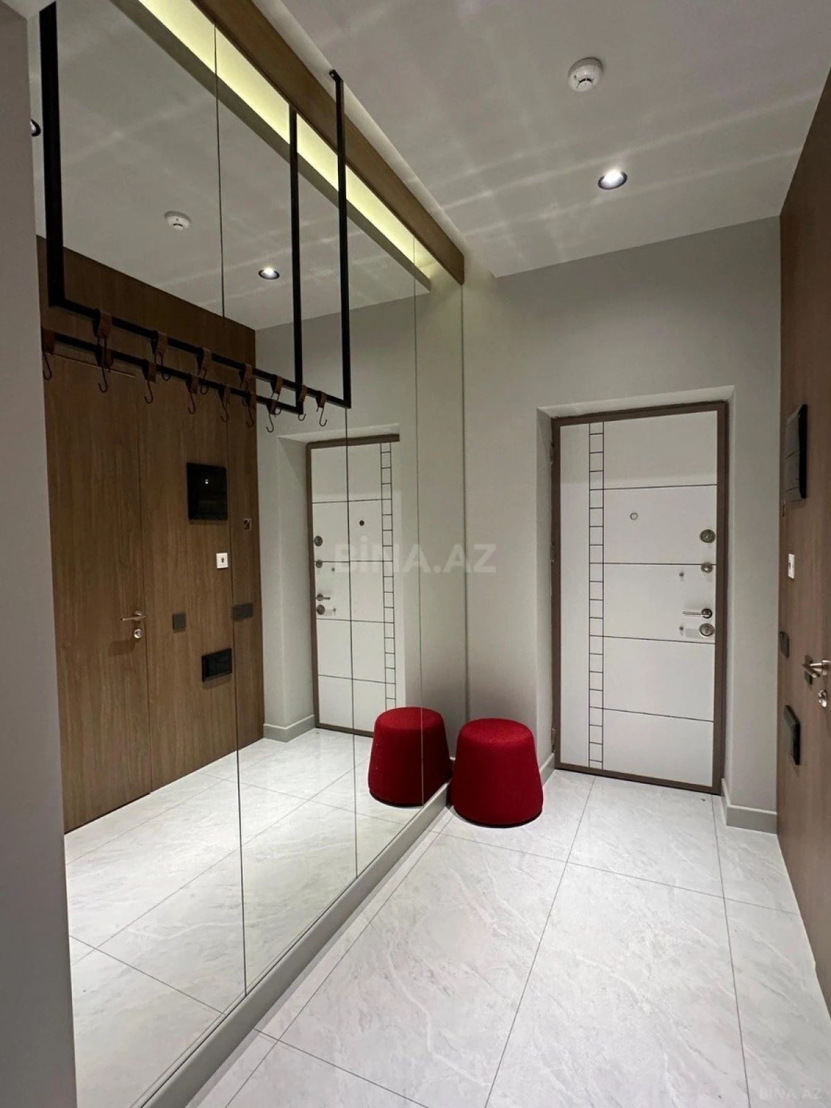 Satılır 3 otaqlı mənzil 150 m²