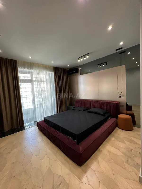 Satılır 3 otaqlı mənzil 150 m²