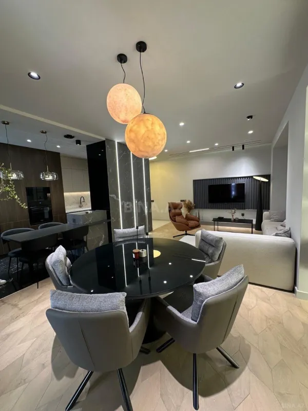 Satılır 3 otaqlı mənzil 150 m²