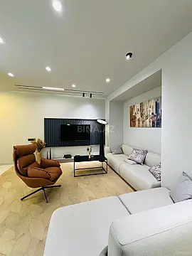 Satılır 3 otaqlı mənzil 150 m²