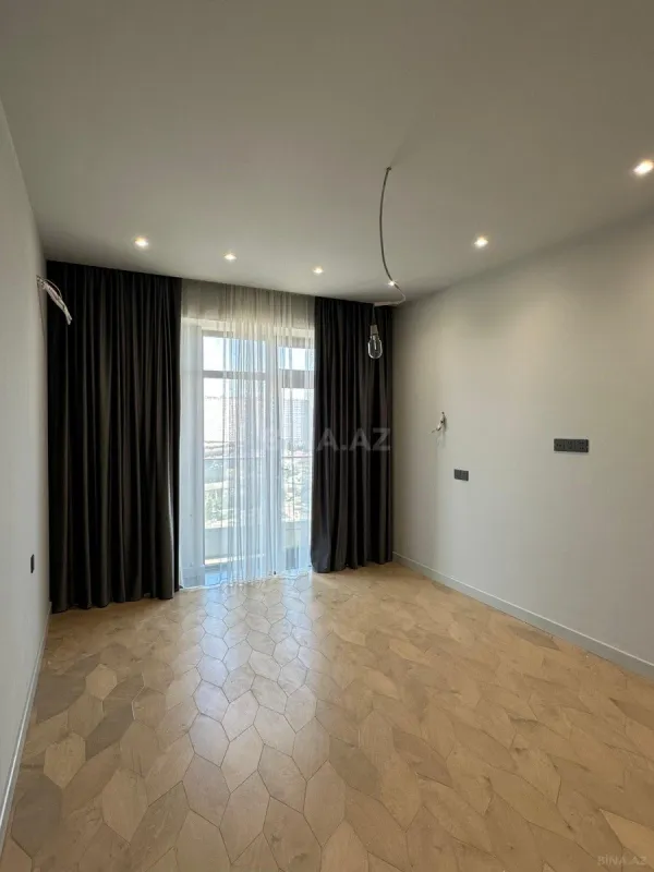 Satılır 3 otaqlı mənzil 150 m²