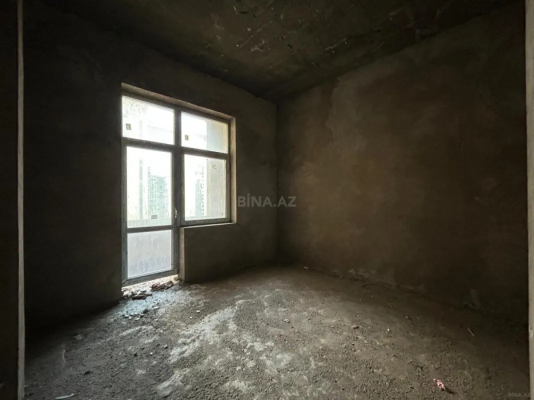 Satılır 5 otaqlı mənzil 203 m²
