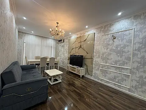 Kirayə verilir 2 otaqlı mənzil 102 m²