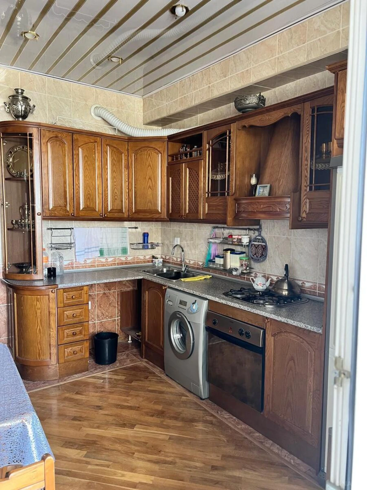 Kirayə verilir 3 otaqlı mənzil 135 m²