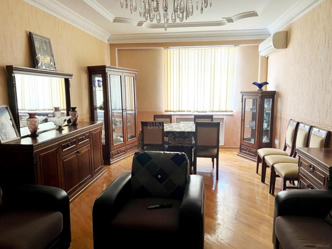 Kirayə verilir 3 otaqlı mənzil 135 m²