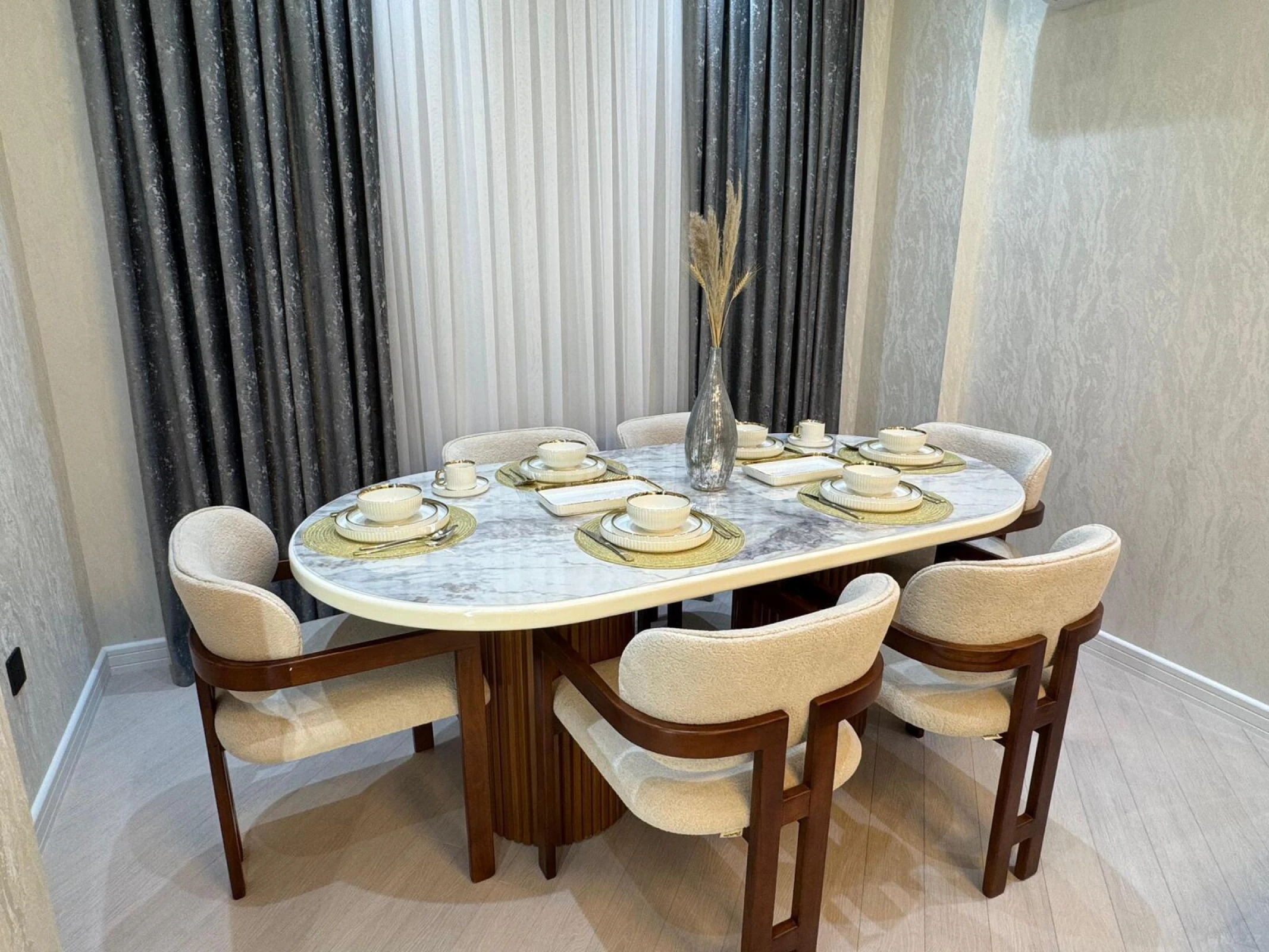 Kirayə verilir 2 otaqlı mənzil 80 m²