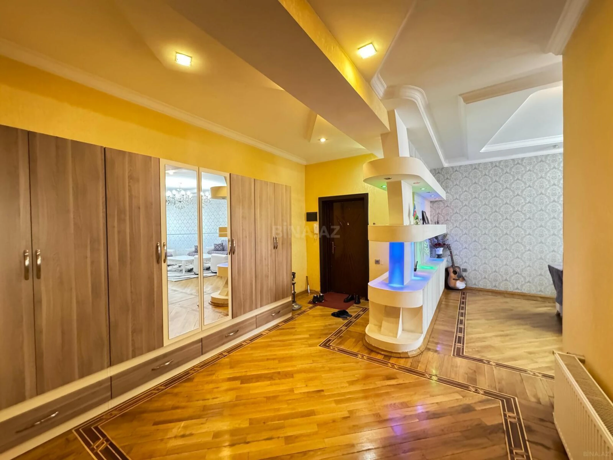 Satılır 3 otaqlı mənzil 115 m²