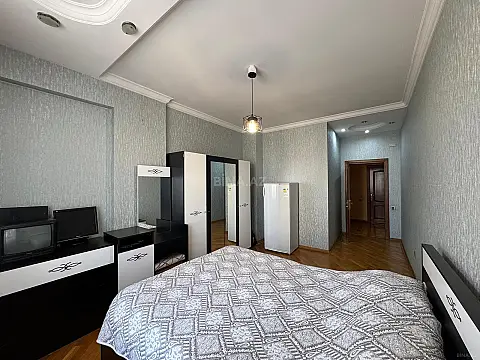 Satılır 3 otaqlı mənzil 115 m²
