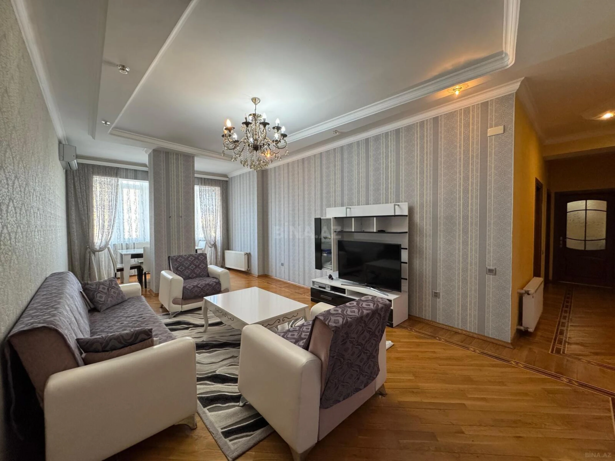 Satılır 3 otaqlı mənzil 115 m²