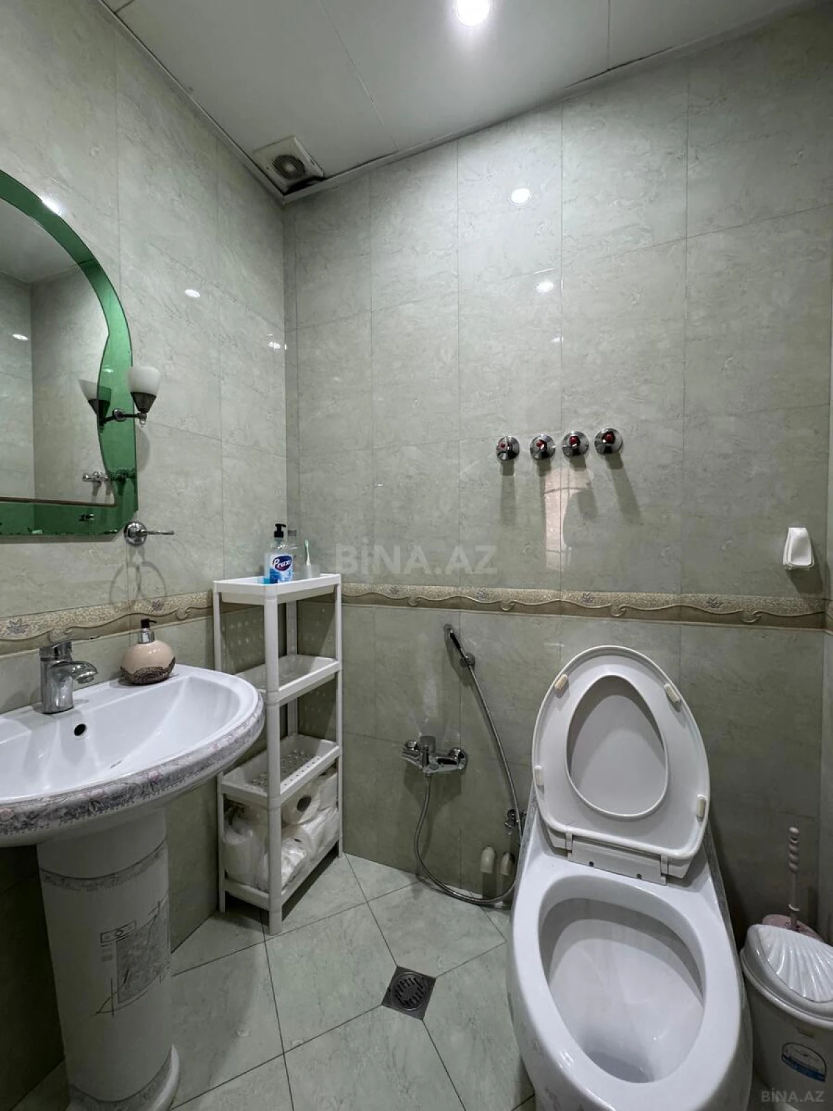 Satılır 3 otaqlı mənzil 115 m²