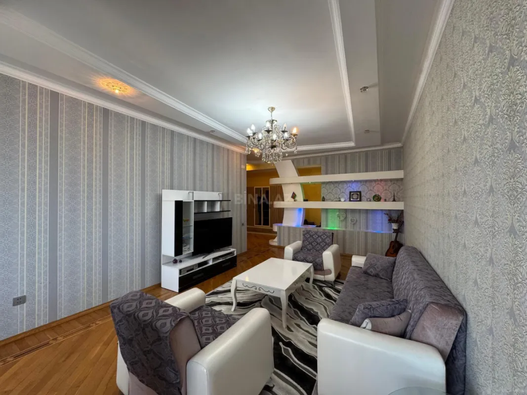 Satılır 3 otaqlı mənzil 115 m²