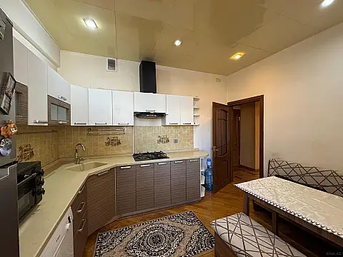 Satılır 3 otaqlı mənzil 115 m²