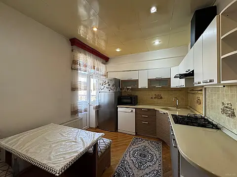 Satılır 3 otaqlı mənzil 115 m²