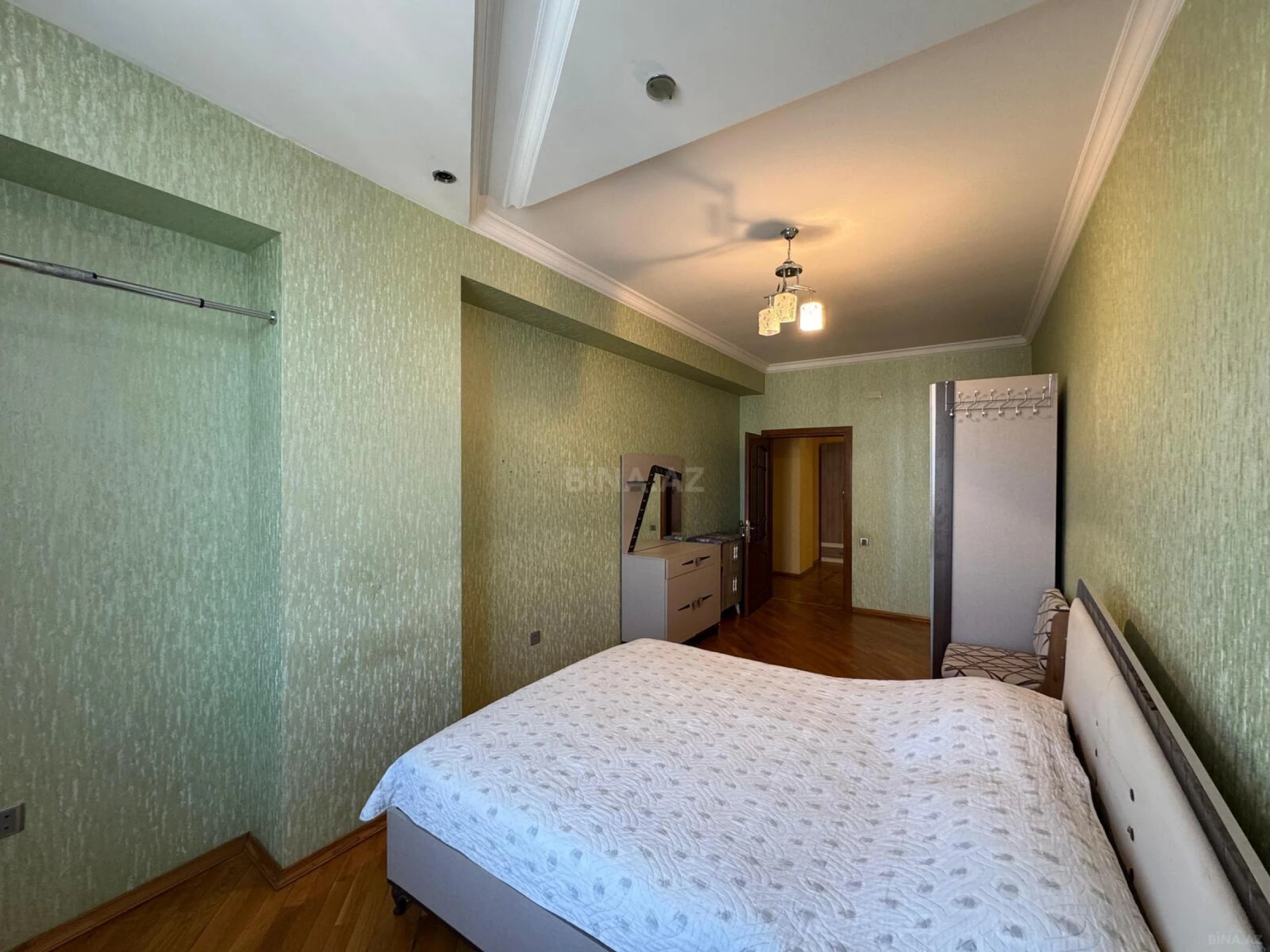 Satılır 3 otaqlı mənzil 115 m²