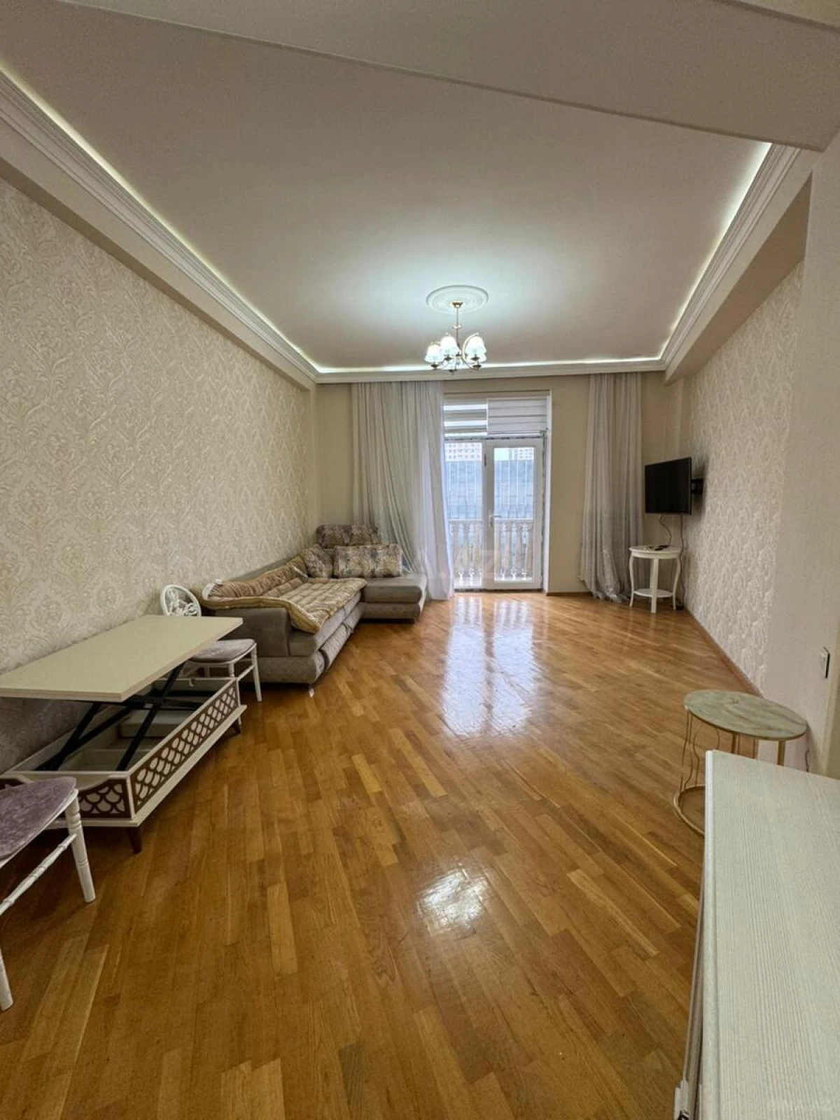 Kirayə verilir 2 otaqlı mənzil 61 m²