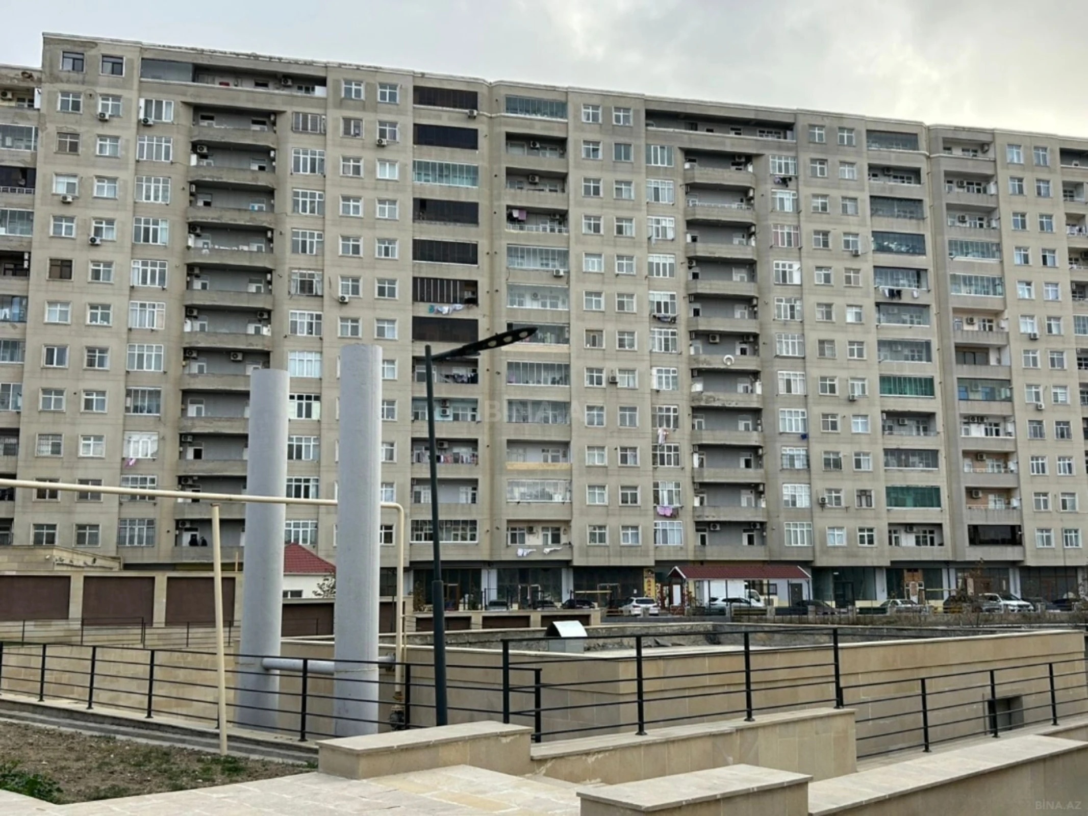 Satılır 3 otaqlı mənzil 93 m²