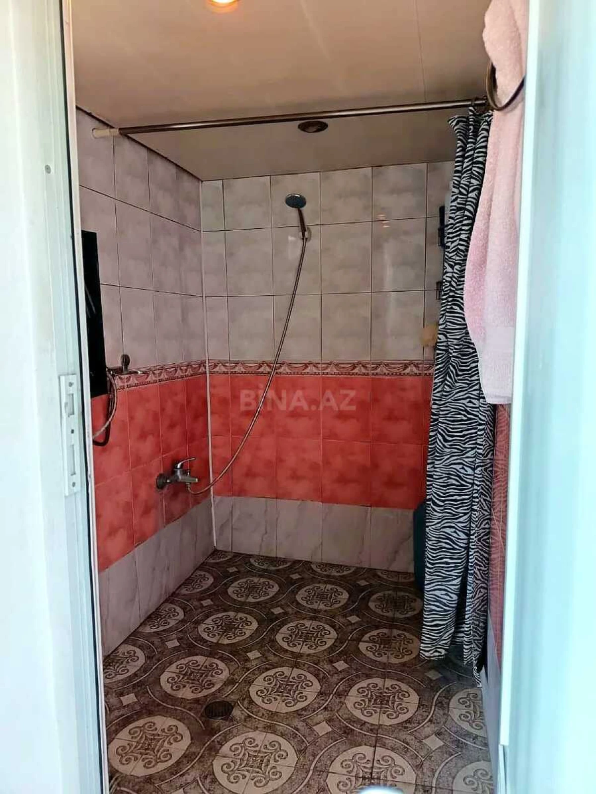 Satılır 3 otaqlı mənzil 100.5 m²