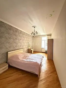 Kirayə verilir 3 otaqlı mənzil 172 m²