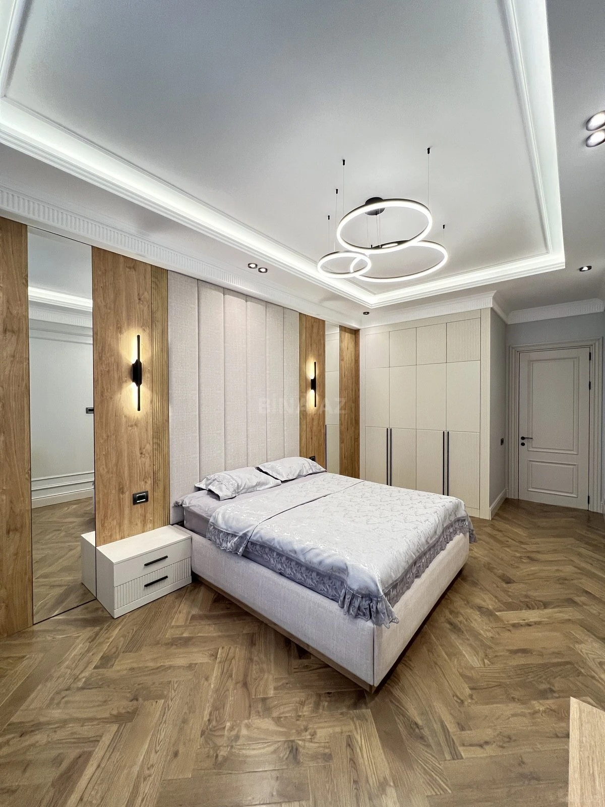 Satılır 3 otaqlı mənzil 120 m²