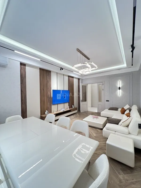 Satılır 3 otaqlı mənzil 120 m²