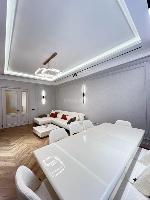 Satılır 3 otaqlı mənzil 120 m²