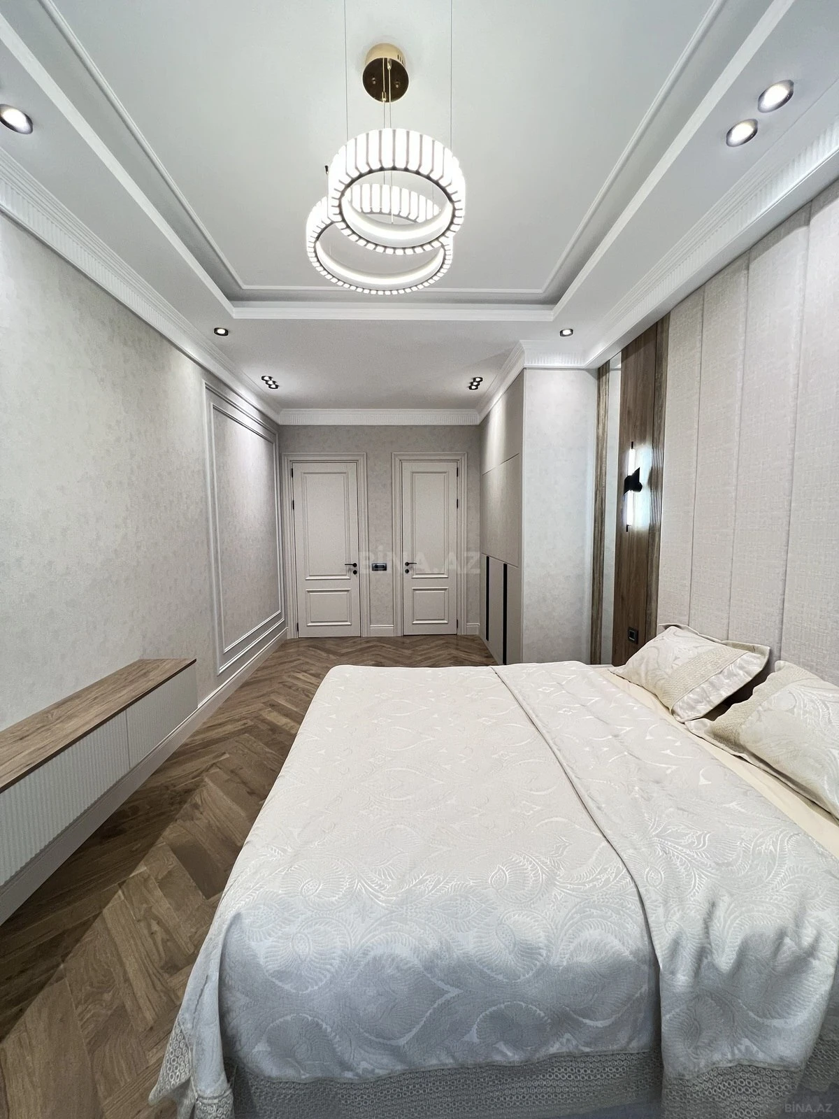 Satılır 3 otaqlı mənzil 120 m²