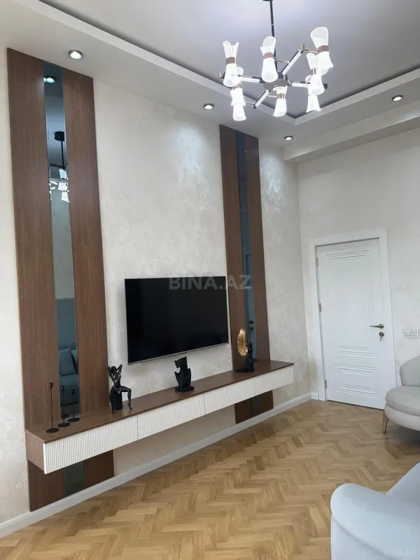 Kirayə verilir 2 otaqlı mənzil 80 m²