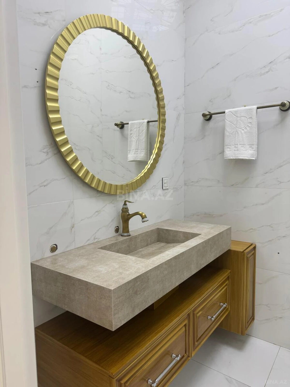 Kirayə verilir 2 otaqlı mənzil 80 m²