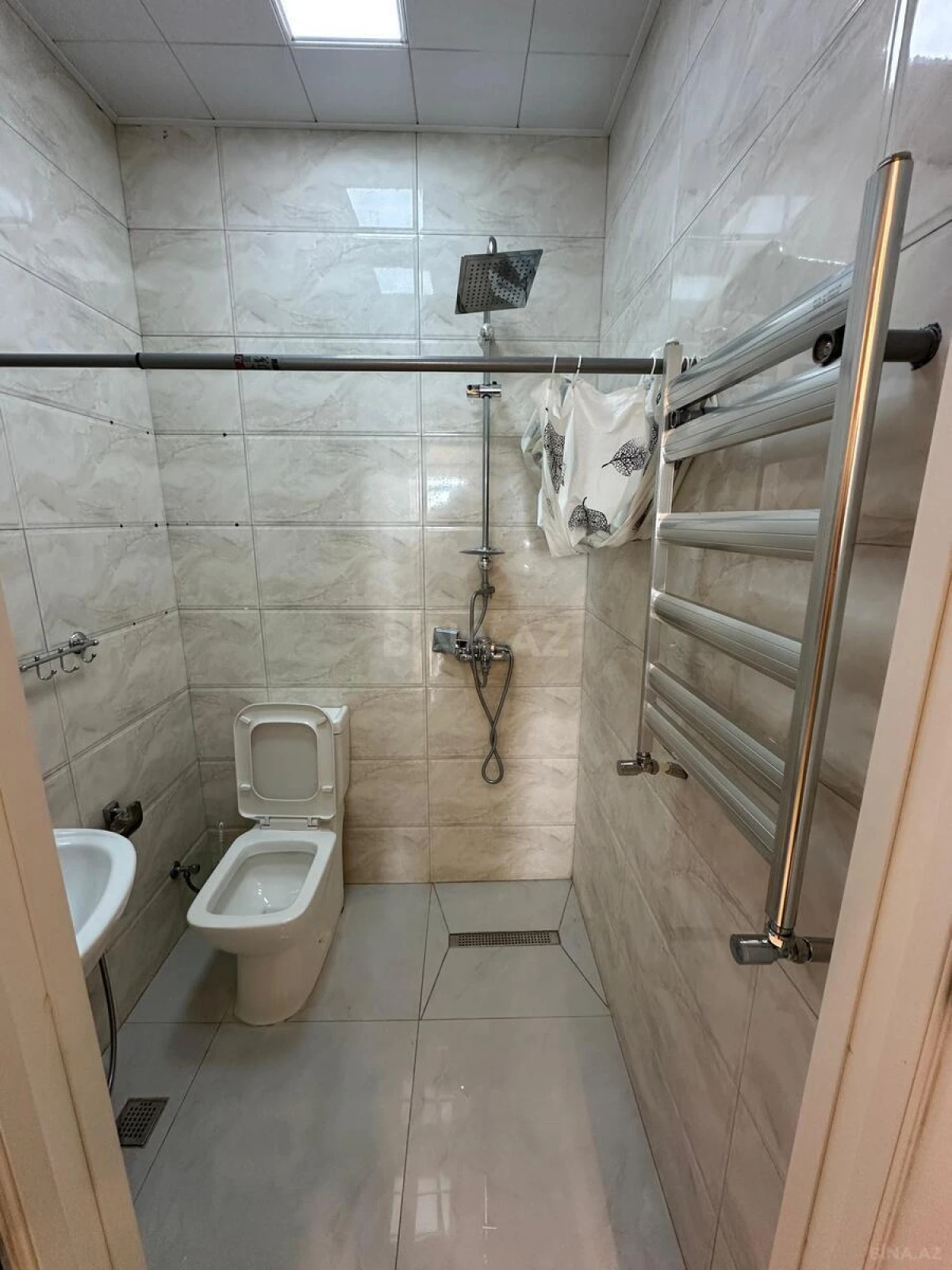 Kirayə verilir 2 otaqlı mənzil 70 m²