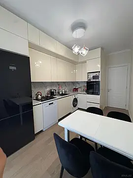 Satılır 3 otaqlı mənzil 83 m²